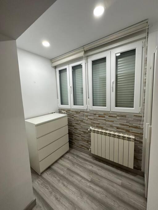 Cozy 1-Bedroom Apartment Madrid Exteriör bild