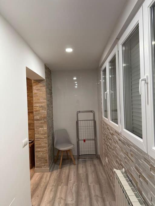 Cozy 1-Bedroom Apartment Madrid Exteriör bild
