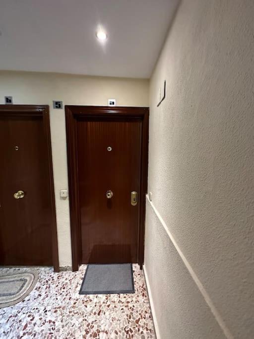 Cozy 1-Bedroom Apartment Madrid Exteriör bild